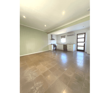 Neat One bedroom Unit - Photo 4