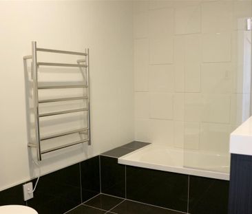 SUNNY CENTRALLY LOCATED APARTMENT - Photo 5