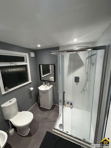 1 bed Flat in Harwood Road , London, SW6 4QJ - Photo 5