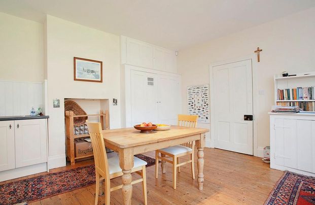 4 bedroom semi-detached house to rent - Photo 1