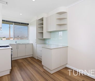 Spacious 2 Bedroom Unit - Photo 1