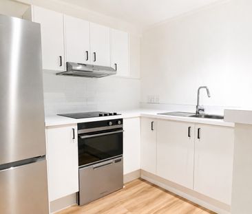 Sunny 1-Bedroom + Study Apartment with Car Park & Facilities - Photo 6
