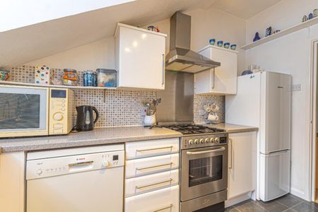 2 bedroom Flat To Let - Photo 5