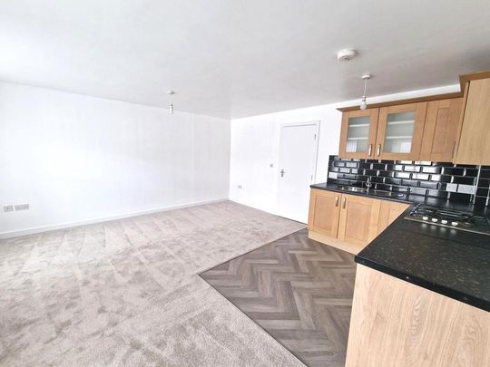 2 bedroom flat to rent - Photo 1