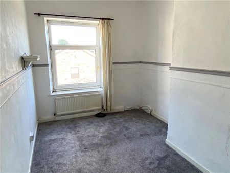 St. Lukes Close, Soothill, Batley, WF17 - Photo 2