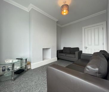 4 bedroom semi-detached house to rent - Photo 3