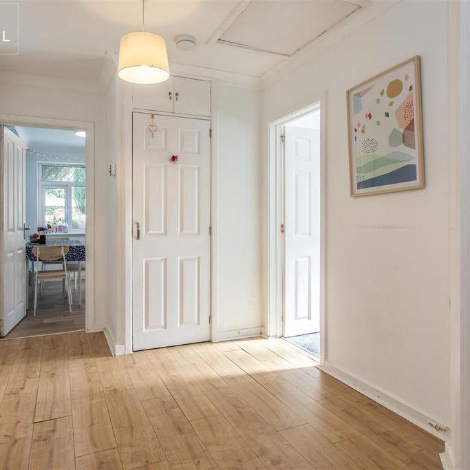 4 bedroom bungalow to rent - Photo 1