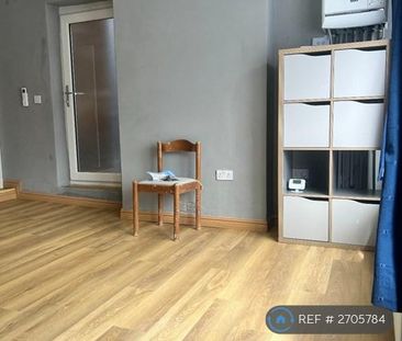 2 bedroom maisonette to rent - Photo 1