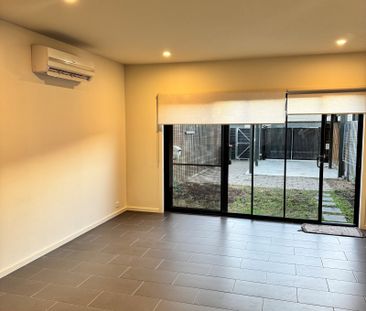 6 Aldea Crescent, Avondale Heights VIC 3034 - Photo 6