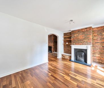 2 bedroom end of terrace house to rent - Photo 1