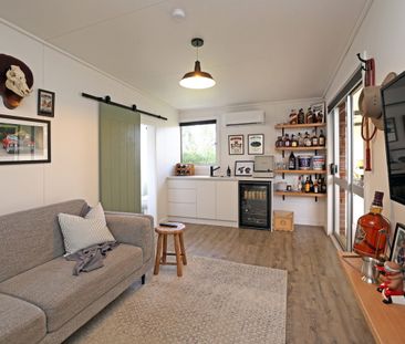 Neat 3 Bedroom 2 Bathroom Home In Quite Court Location - Photo 2