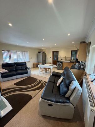 2 bedroom semi-detached bungalow to rent - Photo 1