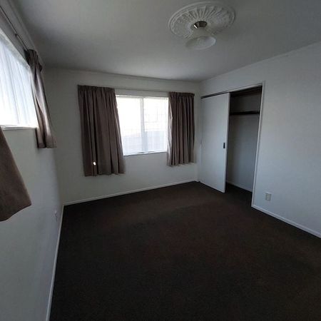 Charming 2BR Home with Modern Comforts - Photo 4