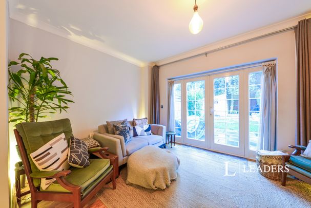 2 bedroom house to rent Beningfield Drive, London Colney, St. Albans, AL2 - Photo 1