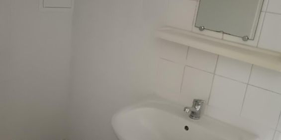 LE MANS - CHASSE ROYALE Studio 26.50m2 SALLE DE DOUCHE AVEC WC, PIECE PRINCIPALE? COIN CUISINE - Photo 3