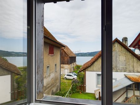 Möblierte 2-Zimmer-Dachgeschosswohnung am See in Steckborn - Photo 3