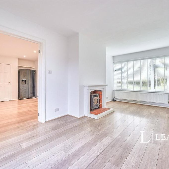 4 bedroom semi-detached house to rent - Photo 1