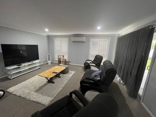 Executive Villa located in a quite Cul-De-Sac - Photo 1