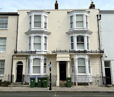3 bedroom flat to rent - Photo 4