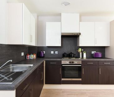 1 bedroom in a flat share to rent - Photo 4