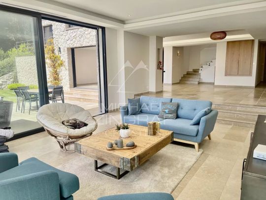 Proche Saint-Paul de Vence - Superbe propriété entièrement rénovée avec vue mer - 5 chambres - Photo 1