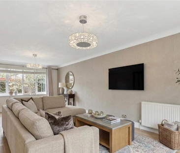 4 bedroom detached house to rent - Photo 2