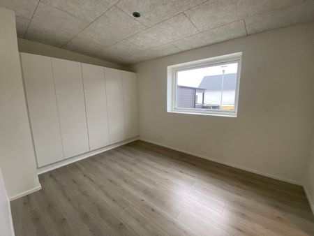 Lækkert rækkehus i grønne omgivelser - Photo 3