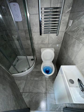 Studio Flat, Marcus Street, SW18 - Photo 5