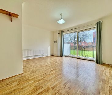 Longwood Road, Hertford - Photo 3