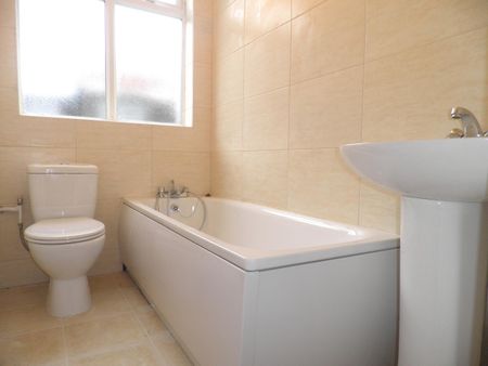 Oakleigh Road North, London, Whetstone - Photo 4