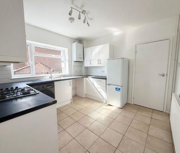 2 bedroom maisonette to rent - Photo 3
