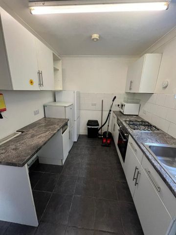 5 bedroom house to rent - Photo 3