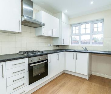 4 bedroom terraced house to rent - Photo 2