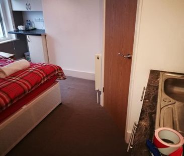 Studio to rent - Photo 3