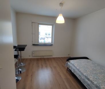 Uppsala - 1rok - tillsv - 6.325kr/mån - Photo 3