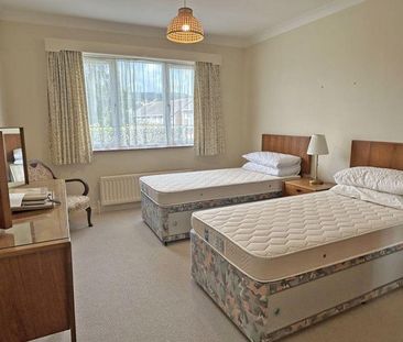 2 bedroom detached bungalow to rent - Photo 2