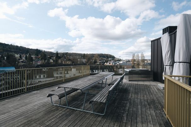 Moderne 4.5-Zimmer-Wohnung mit Loggia in Luzern - Photo 1