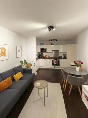 1 bedroom in a flat share to rent - Photo 1