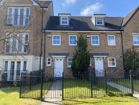 3 bedroom terraced house to rent - Photo 3