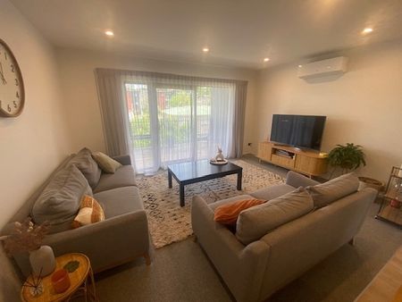 Discover effortless living in this stylish townhouse located in the heart of Hillcrest. - Photo 4