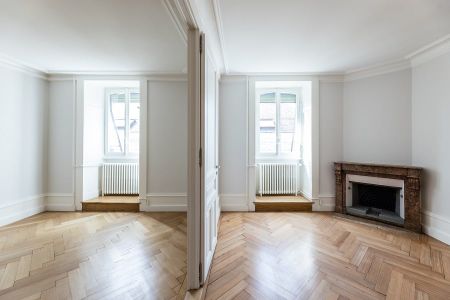 Spacieux 4 pièces en dernier étage, proche du quartier des banques - Foto 4