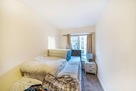 3 bedroom flat to rent - Photo 5