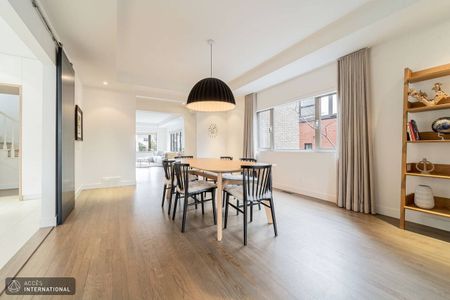 Beautiful furnished house for rent in Ville Mont-Royal - high ceilings, and skylights. - Photo 5
