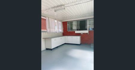 Three Bed House for Lease in Leumeah - Photo 5