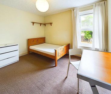 3 bedroom end of terrace house to rent - Photo 1