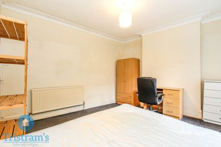 5 bed Semi-Detached House for Rent - Photo 4