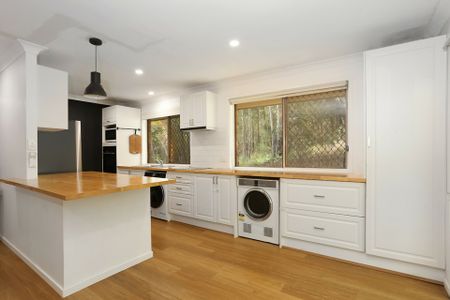CHARMING 3 BEDROOM DUPLEX - Photo 2