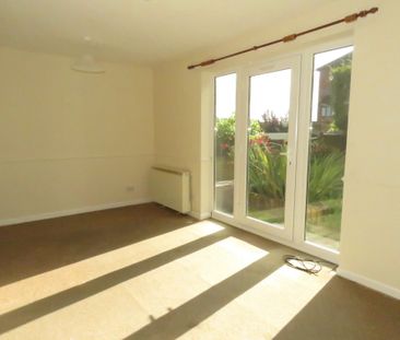 2 bed Terraced - To Let - Photo 2