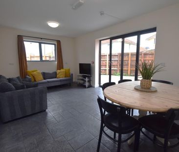 1 bedroom in a house share to rent - Photo 2