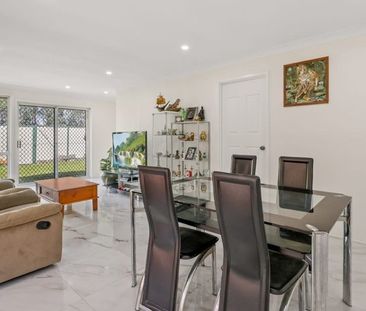 COMFORT, SPACE & CONVENIENCE IN A PRIME LOCATION !!! - Photo 6